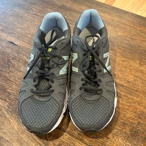 Women’s new balance sneakers size 12